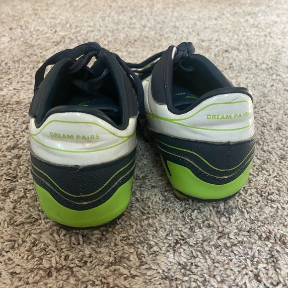 Boys size 1 Dream Pairs Soccer Cleats - Picture 5 of 7